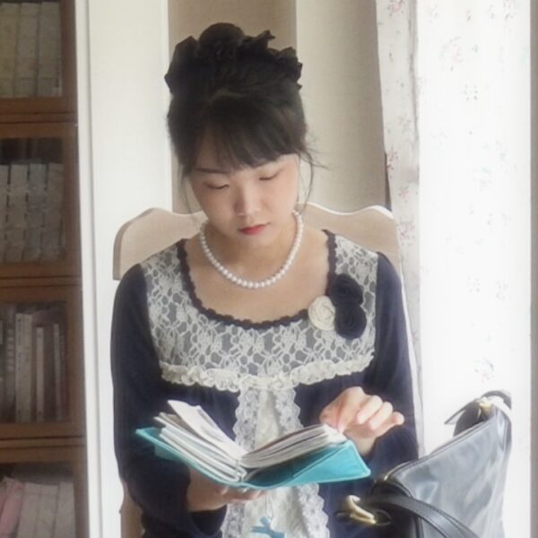 axes femme long-sleeved dark blue top with lace and rose decoration - 图片 2