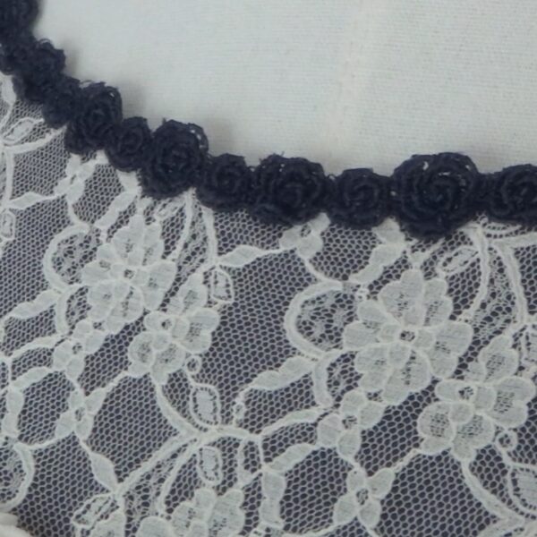 axes femme long-sleeved dark blue top with lace and rose decoration - 图片 7