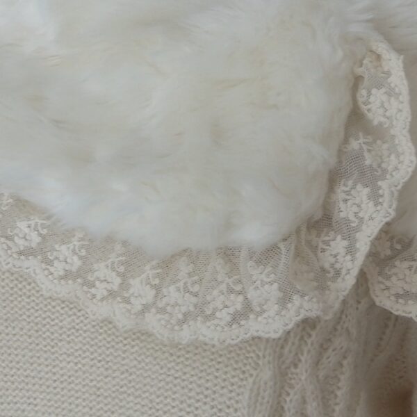 axes femme milky white long sweater with large fluffy collar - 图片 7