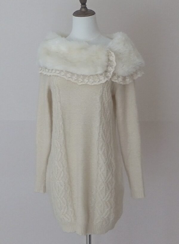 axes femme milky white long sweater with large fluffy collar - 图片 6